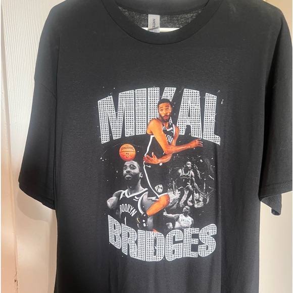 Mikal Bridges “Brooklyn Bridges” SnapBack and XL Collector’s tee duo. - Picture 4 of 9